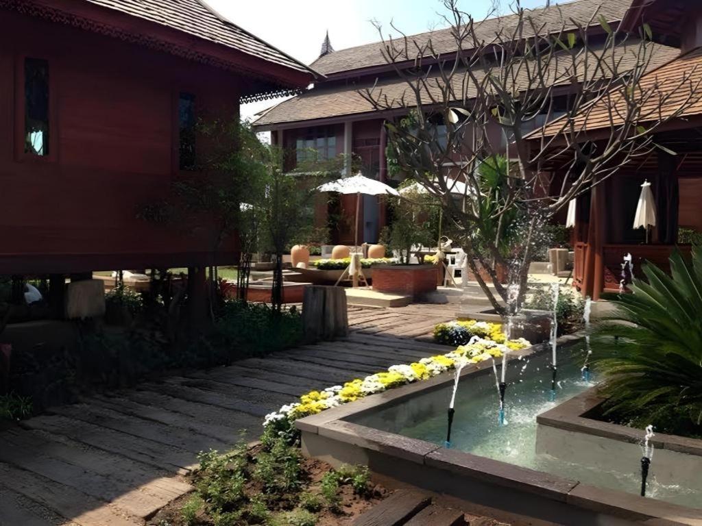 Huan Aumpron Resort Phrae Exterior photo
