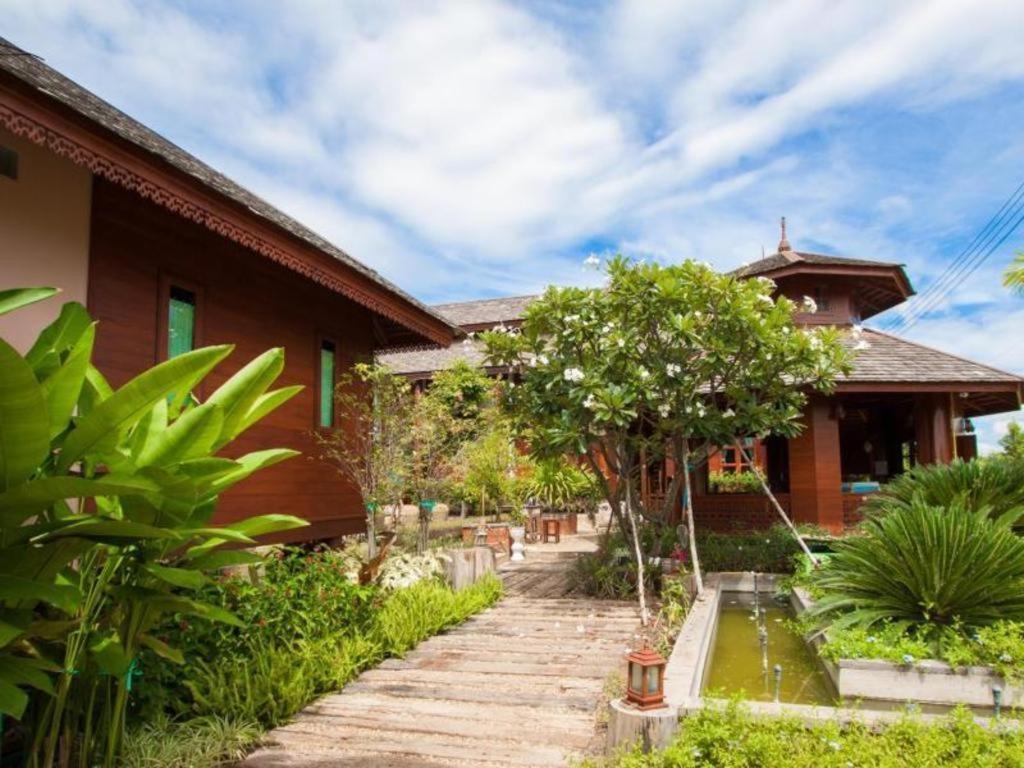 Huan Aumpron Resort Phrae Exterior photo