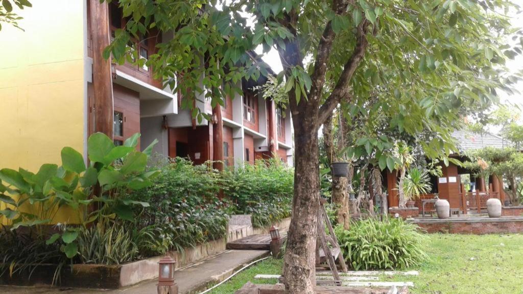 Huan Aumpron Resort Phrae Exterior photo