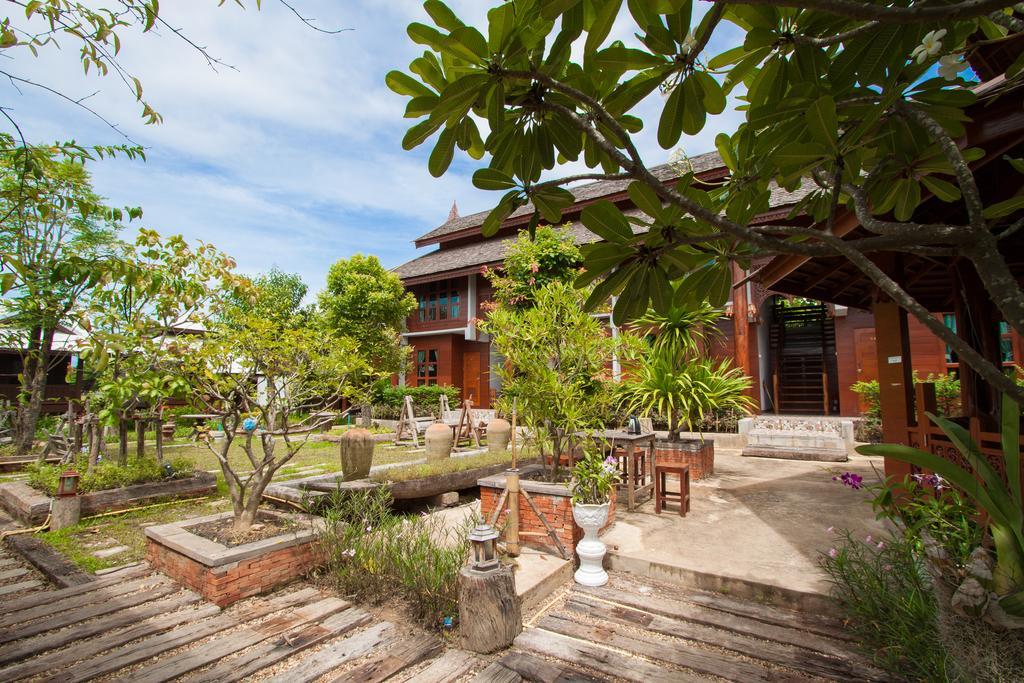 Huan Aumpron Resort Phrae Exterior photo